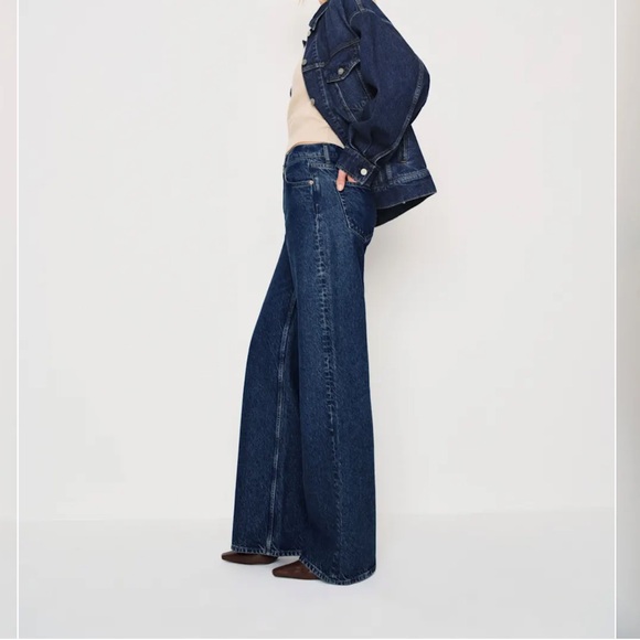 Cary Low Rise Slouchy Wide Leg Short Jeans - Picture 4 of 6